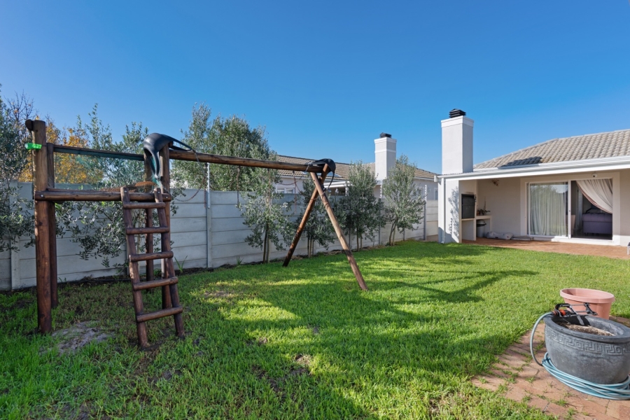 4 Bedroom Property for Sale in Sunningdale Western Cape